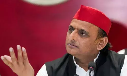 खजुराहो सीट पर सपा प्रत्याशी का नामांकन रद्द होने पर अखिलेश यादव का छलका दर्द, बीजेपी को ठहराया जिम्मेदार