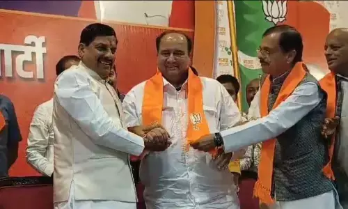सीएम डॉ. मोहन यादव ने दिलाई सदस्यता, कमलनाथ को लेकर कही ये बात सीएम डॉ. मोहन यादव ने दिलाई सदस्यता, कमलनाथ को लेकर कही ये बात