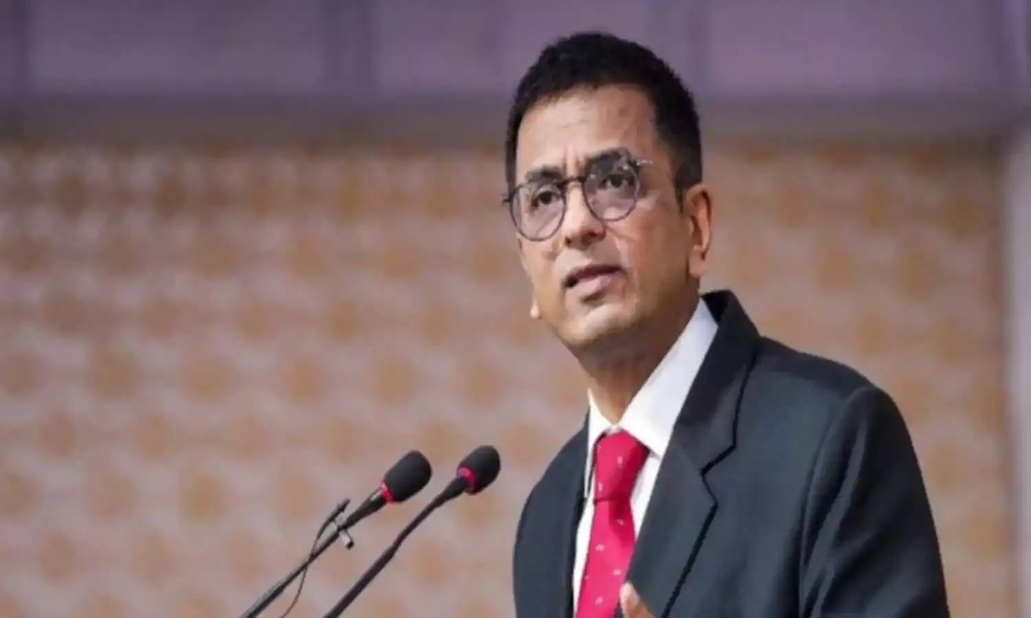 जजों और वकीलों से बोले, पार्टियों के लिए नहीं, संविधान के लिए रहें वफादार