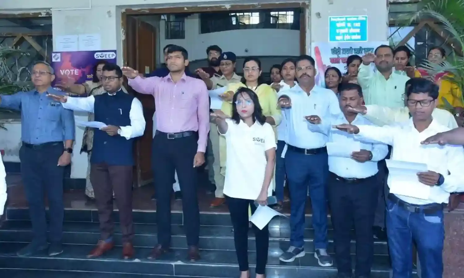 पूरे गोंदिया जिले में एक ही समय लाखों नागरिकों ने ली मतदान करने की शपथ