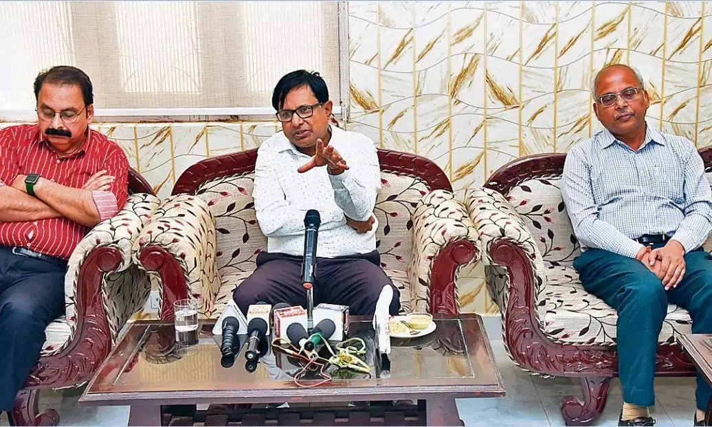 ओएफके में पहली बार प्राेडक्शन 2195 करोड़ के पार