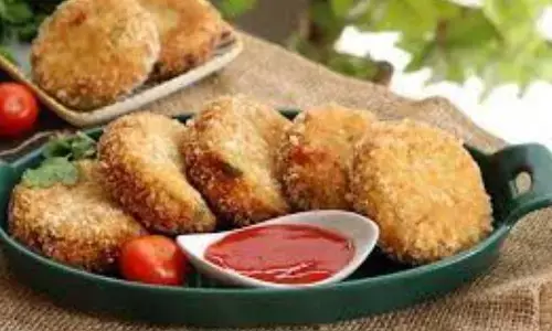 इस आसान रेसिपी से रमजान में इफ्तार के लिए घर पर बनाएं आलू-चिकन चीज कटलेट