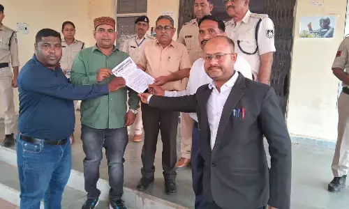 इंडिया गठबंधन के प्रत्याशी का नामांकन निरस्त किए जाने पर ओबीसी महासभा ने सौंपा ज्ञापन