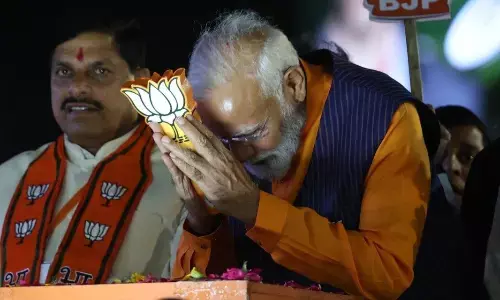 जबलपुर में पीएम मोदी के रोड शो के दौरान उमड़ी भीड़, लोगों ने मोदी-मोदी और जय श्री राम के लगाए नारे