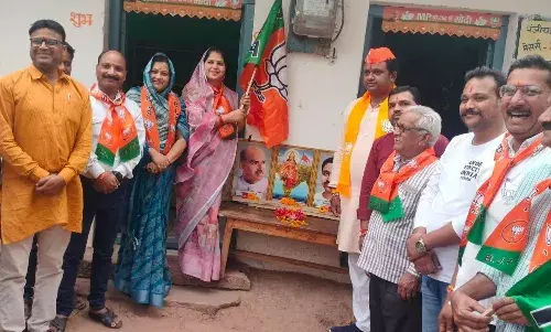 बूथ क्रमांक १९३ व १९४ में मनाया गया भाजपा का स्थापना दिवस बूथ क्रमांक १९३ व १९४ में मनाया गया भाजपा का स्थापना दिवस