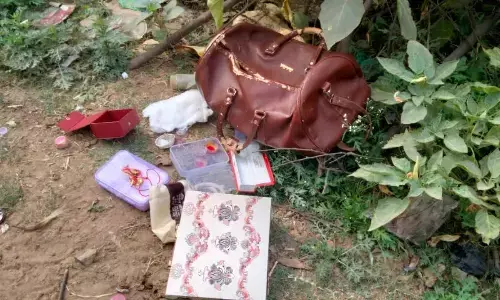 गोरइया गढ़ी से 30 लाख के आभूषण हुए चोरी, 41 तोला सोना, 3 किलो चांदी और नकदी पर किया हाथ साफ गोरइया गढ़ी से 30 लाख के आभूषण हुए चोरी, 41 तोला सोना, 3 किलो चांदी और नकदी पर किया हाथ साफ