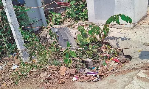 नहीं मिल रहा पीने का पानी, फिर भी हजारों में आया पानी का बिल, दूर से लाते हैं