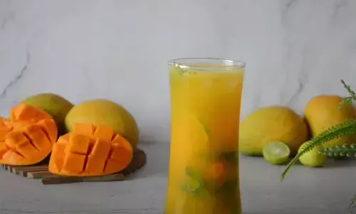 गर्मियों में फैमिली और फ्रेंड्स के साथ एन्जॉय करें मैंगो मोजिटो, यहां जानिए पूरी रेसिपी