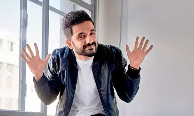 एक्टर वीर दास के बॉथरूम में निकला सांप, कॉमेडियन ने सोशल मीडिया पर पोस्ट किया वीडियो