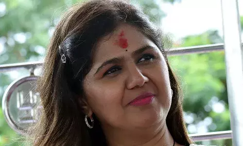 करोड़ों रूपए की संपत्ति की मालिक पंकजा मुंडे मकान बनाने के लिए मांग रही है चंदा