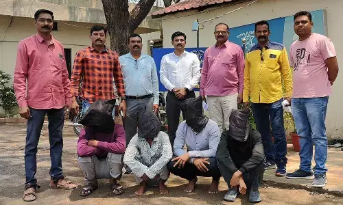 अमरावती में पुलिस ने आंखों में मिर्च पाउडर झोंककर लूटने वाले गिरोह को पकड़ा