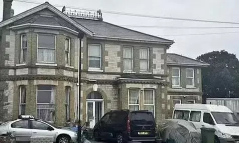 शानदार इंटीरियर, खूबसूरत लोकेशन और सस्ती कीमत के बावजूद नहीं बिक रहा यह आलीशान बंगला, जानिए क्या है वजह