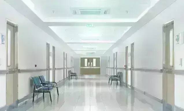 समीक्षा बैठक में बोले जिलाधिकारी इटनकर, अस्पताल नियमावली का अक्षरशः पालन करें