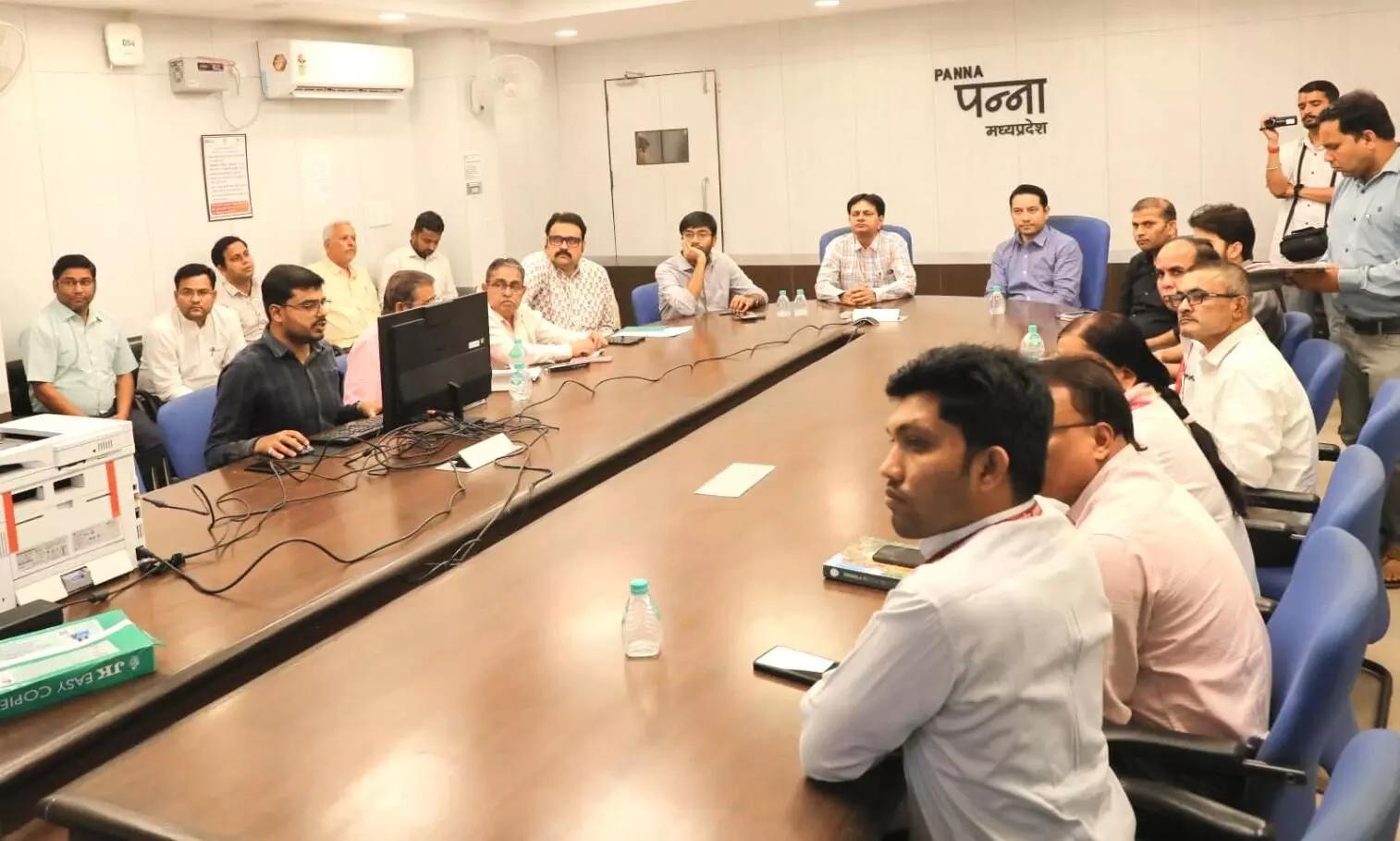 प्रेक्षक की उपस्थिति में हुआ रेण्डमाईजेशन प्रेक्षक की उपस्थिति में हुआ रेण्डमाईजेशन