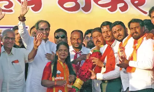 राज्य में घूम रहे गद्दारों के दो मालिक, यहां तो चलेगा ठाकरे-पवार का सिक्का