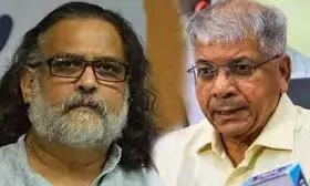 तुषार गांधी का बड़ा आरोप - प्रकाश आंबेडकर की भूमिका से भाजपा को होगा फायदा