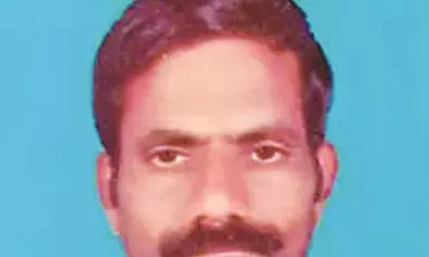 कर्ज के बोझ तले दबे किसान ने मेडिकल अस्पताल के परिसर में की आत्महत्या