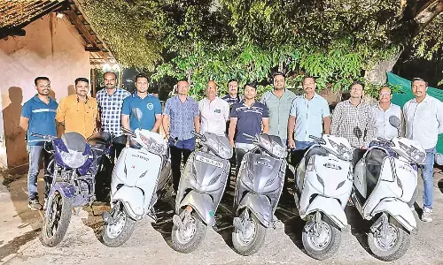 बाइक चुराने में माहिर आरोपी सहित 2 को जेल , शौक पूरा करने करता था चोरी