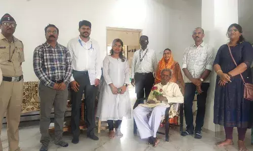 अमरावती में पहले ही दिन 911 बुजुर्गों व विकलांगों के घर जाकर करवाया मतदान