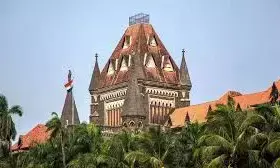 गलत सजा के लिए पुलिस और न्यायाधीशों को लगाई फटकार, दोषी ठहराया शख्स बरी गलत सजा के लिए पुलिस और न्यायाधीशों को लगाई फटकार, दोषी ठहराया शख्स बरी