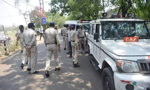 पूर्व सीएम कमलनाथ के पीए समेत दो लोगों पर एफआईआर दर्ज पूर्व सीएम कमलनाथ के पीए समेत दो लोगों पर एफआईआर दर्ज