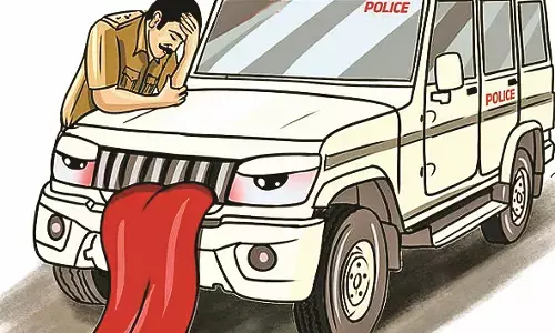34 थाने, 900 वाहन 50% पर भरोसा नहीं , खटारा वाहनों से पहरेदारी की कोशिश 34 थाने, 900 वाहन 50% पर भरोसा नहीं , खटारा वाहनों से पहरेदारी की कोशिश