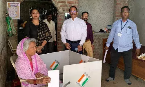 होम वोटिंग ,  अमरावती लोक सभाक्षेत्र में 1,104 मतदाताओं ने घर पर डाले वोट, होम वोटिंग ,  अमरावती लोक सभाक्षेत्र में 1,104 मतदाताओं ने घर पर डाले वोट,