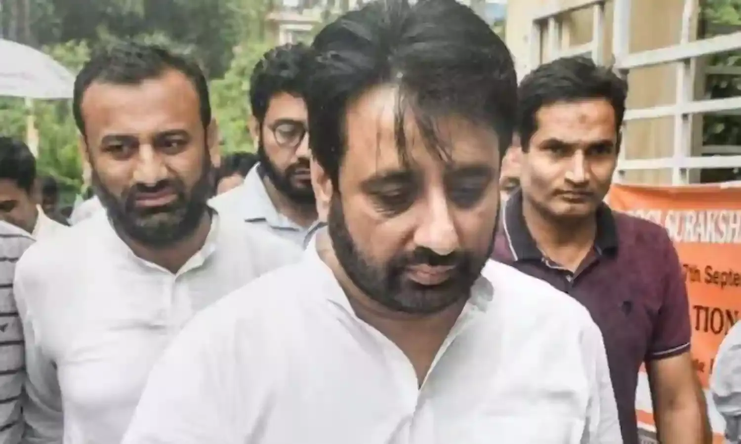 ईडी के सामने पेश हुए आप विधायक अमानतुल्ला खान