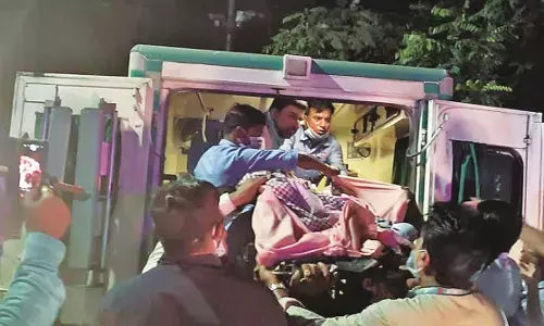 शार्ट सर्किट से लगी आग, श्योरटेक अस्पताल धुआं-धुआं 45 मरीजों को सुरक्षित निकाला शार्ट सर्किट से लगी आग, श्योरटेक अस्पताल धुआं-धुआं 45 मरीजों को सुरक्षित निकाला