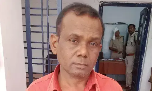 पत्नी के सामने चाकू से हमला कर युवक की हत्या, पांच घंटे के अंदर पिता-पुत्र समेत 3 गिरफ्तार पत्नी के सामने चाकू से हमला कर युवक की हत्या, पांच घंटे के अंदर पिता-पुत्र समेत 3 गिरफ्तार