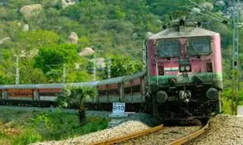 रेलवे की 30 श्रेणियों की रियायतें बहाल करने की मांग वाली याचिका खारिज
