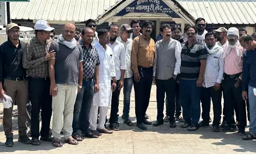 प्लॉट पर अतिक्रमण हटाने मजदूरों के साथ गए  वकील पर हमला,  विरोध में थाने पर दस्तक प्लॉट पर अतिक्रमण हटाने मजदूरों के साथ गए  वकील पर हमला,  विरोध में थाने पर दस्तक