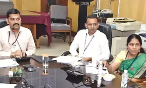 पंद्रह दिन चले चुनाव प्रचार में नहीं दिखा धूम-धड़ाका, जीपीएस लगे वाहनों से मतदान दल रवाना