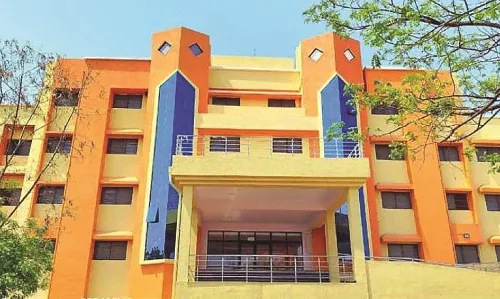 रानी लक्ष्मीबाई से बढ़कर हो गईं संघ की लक्ष्मीबाई केलकर, बदला छात्रावास का नाम रानी लक्ष्मीबाई से बढ़कर हो गईं संघ की लक्ष्मीबाई केलकर, बदला छात्रावास का नाम