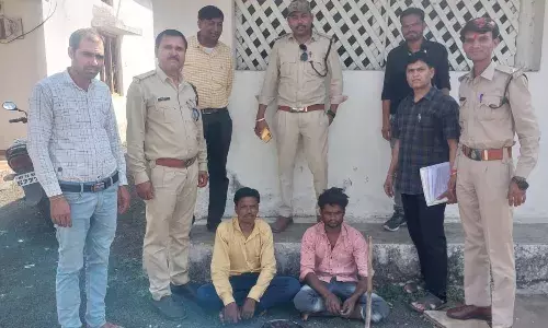 चीतल का शिकार कर मना रहे थे पार्टी, फॉरेस्ट टीम ने दबोचा चीतल का शिकार कर मना रहे थे पार्टी, फॉरेस्ट टीम ने दबोचा