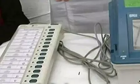 असम की पांच लोकसभा सीटों पर हुए चुनाव में 150 ईवीएम मशीनों को बदला गया