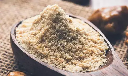 तेजी से शरीर के फैट को बर्न करेगा ये चमत्कारी ड्रिंक, किचन में रखे सिर्फ एक मसाले से बनाकर रोज पिएं खाली पेट