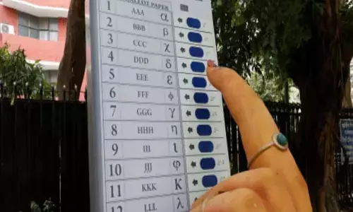 मतदान प्रारंभ करने के डेढ घंटे पहले मॉक पोल होगा मतदान प्रारंभ करने के डेढ घंटे पहले मॉक पोल होगा