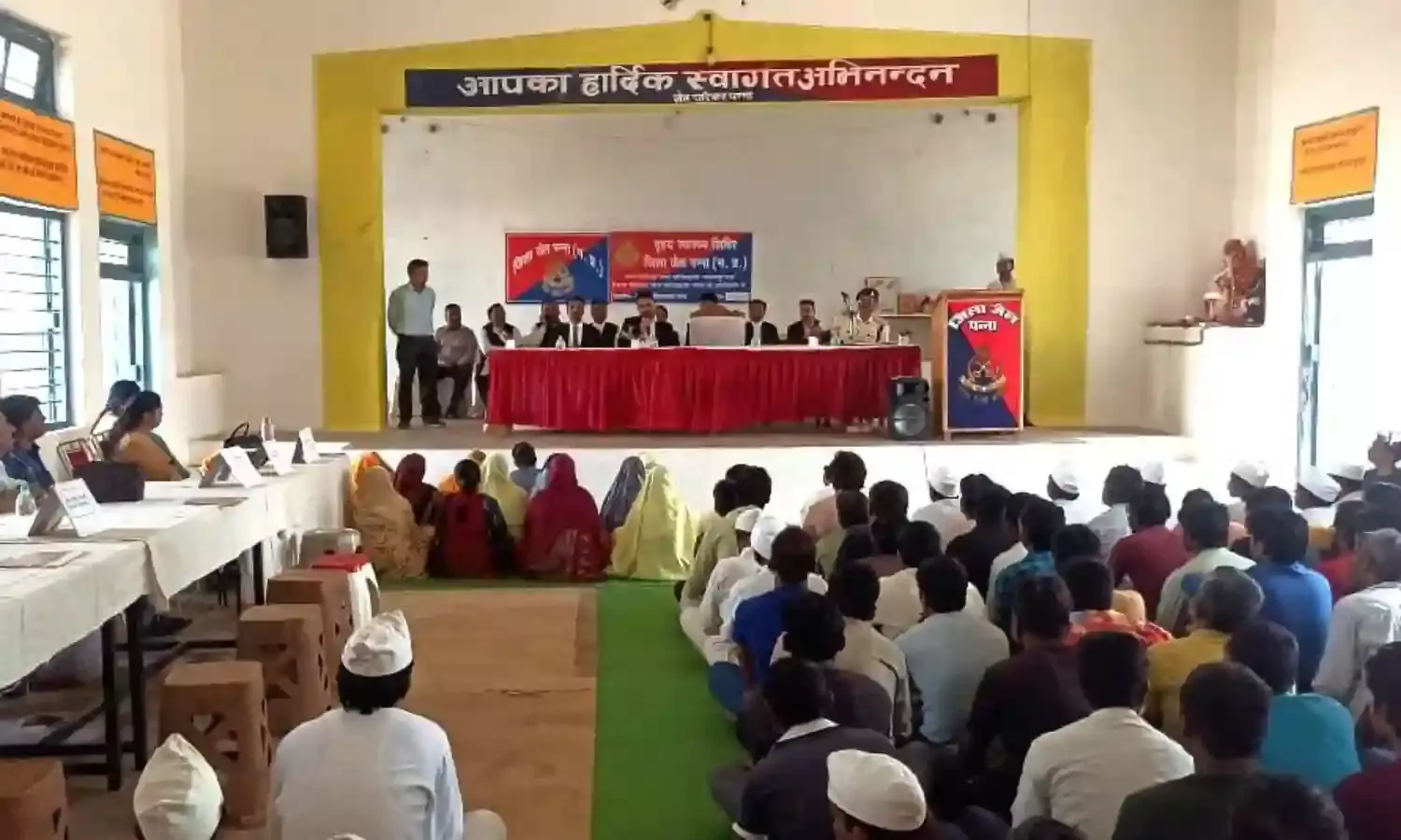 जिला जेल में बंदियों का किया स्वास्थ्य परीक्षण, विधिक सहायता शिविर भी लगाया