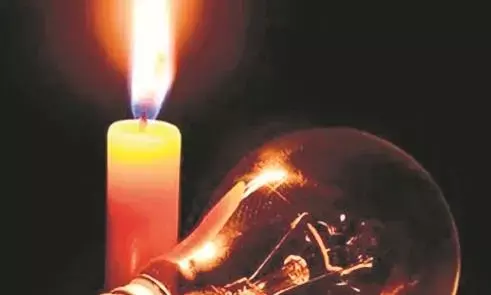 बिजली की खपत बढ़ते ही होने लगी बत्ती गुल, कल शाम को बरसी थी राहत की बूंदें