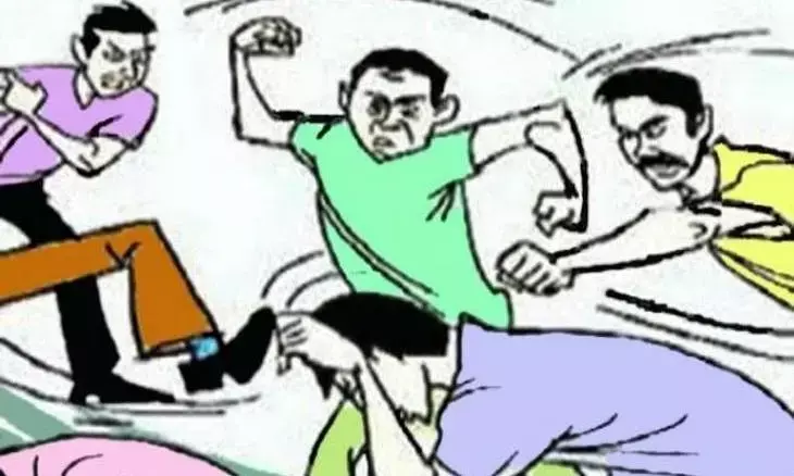 रास्ते में मिले शराबियों ने युवक के साथ की मारपीट, मामला थाने में दर्ज