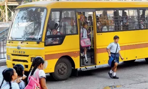 स्पष्टता न होने से स्कूल बस मालिक परेशान, अचानक नहीं कर सकेंगे बसों का इंतजाम स्पष्टता न होने से स्कूल बस मालिक परेशान, अचानक नहीं कर सकेंगे बसों का इंतजाम