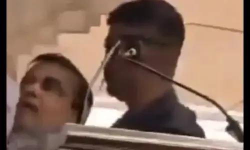 शिवसेना नेता पाटिल के समर्थन में रैली को संबोधित करते हुए गडकरी को आया चक्कर