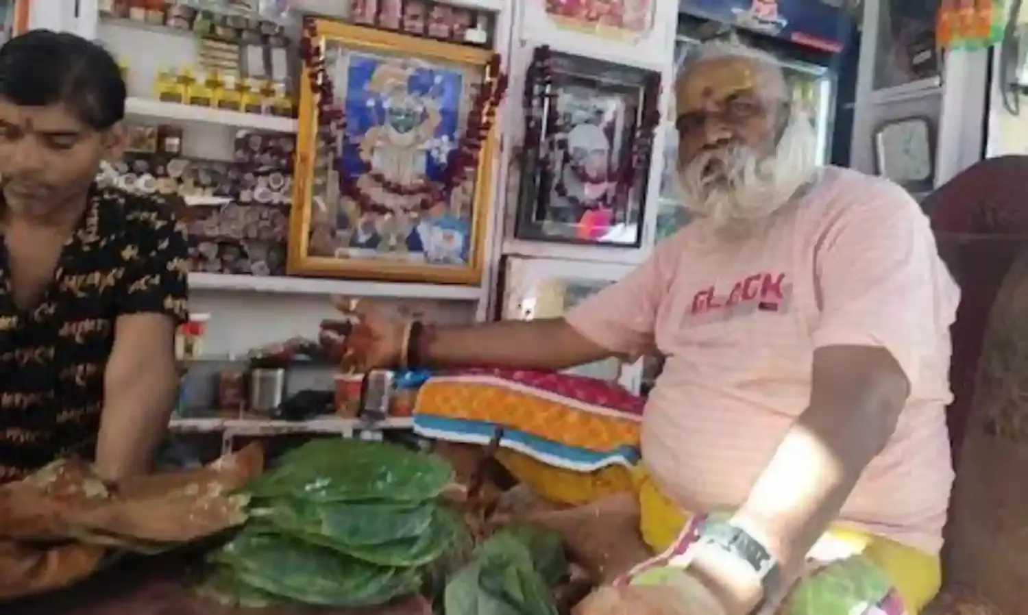 यह है दुनिया का सबसे करोड़पति पानवाला, पान खाने के लिए लोगों की लगती है लाइन, दूर-दूर से आते है लोग