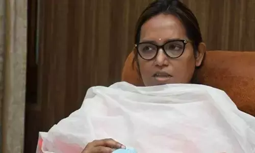 कांग्रेस ने वर्षा गायकवाड को उत्तर-मध्य मुंबई से दिया टिकट, सीट बंटवारे पर नाराज थी