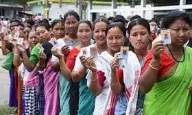 दूसरे चरण की 8 सीटों पर 54.34 फीसदी मतदान, उत्तर पूर्व मुंबई से दो नामांकन