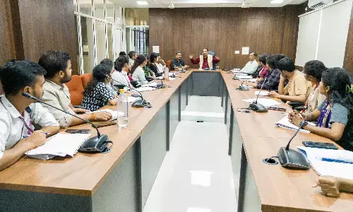 हिंदी पत्रकारिता के बाद अंग्रेजी पत्रकारिता का पाठ्यक्रम मील का पत्थर साबित होगा : कुलपति प्रो. केजी सुरेश हिंदी पत्रकारिता के बाद अंग्रेजी पत्रकारिता का पाठ्यक्रम मील का पत्थर साबित होगा : कुलपति प्रो. केजी सुरेश