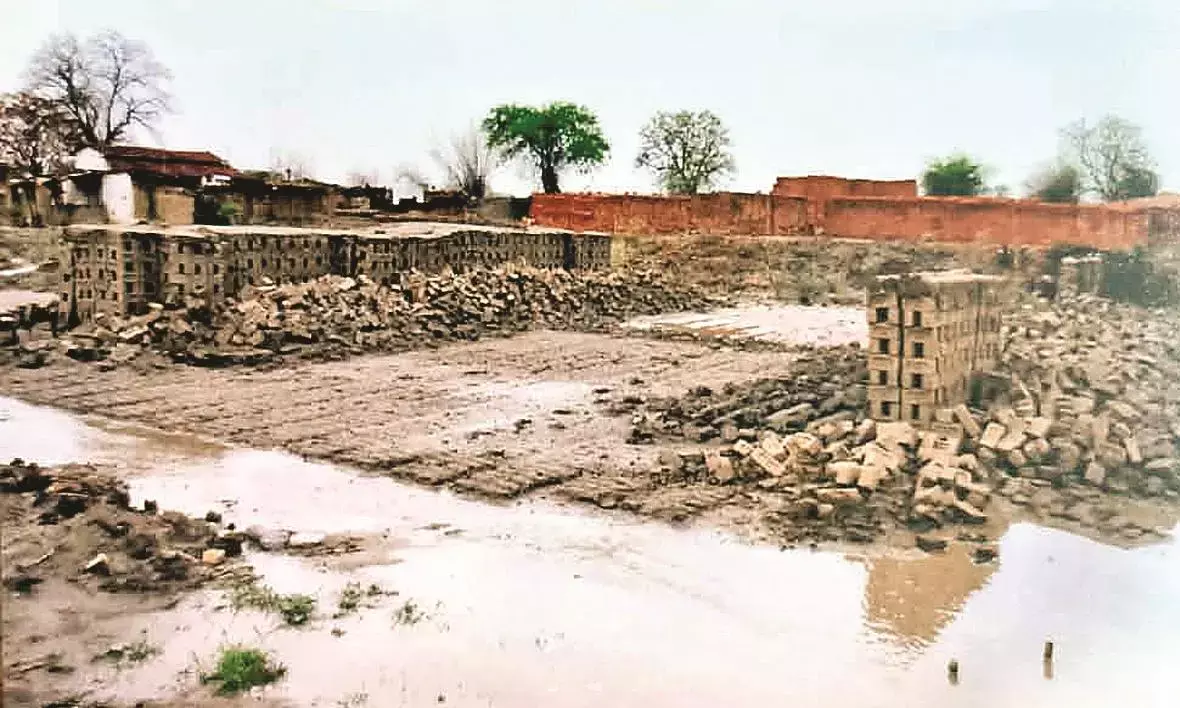 बेमौसम बारिश की मार से अब बढ़ सकते हैं ईंट के दाम, उत्पादन पर पड़ा असर
