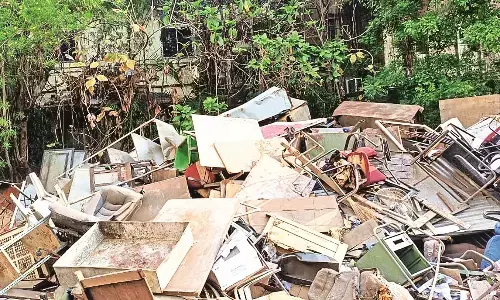 नागपुर मनपा से निकला 10 ट्रक कबाड़, प्रक्रिया के बाद जल्द ही होगी नीलामी नागपुर मनपा से निकला 10 ट्रक कबाड़, प्रक्रिया के बाद जल्द ही होगी नीलामी