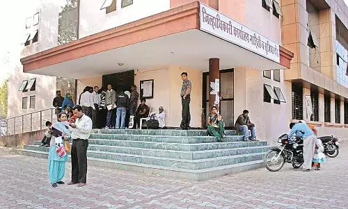 अपने-अपने मूल विभाग में 80 फीसदी लौटे, ड्यूटी में 20 हजार से ज्यादा कर्मचारी लगे थे अपने-अपने मूल विभाग में 80 फीसदी लौटे, ड्यूटी में 20 हजार से ज्यादा कर्मचारी लगे थे